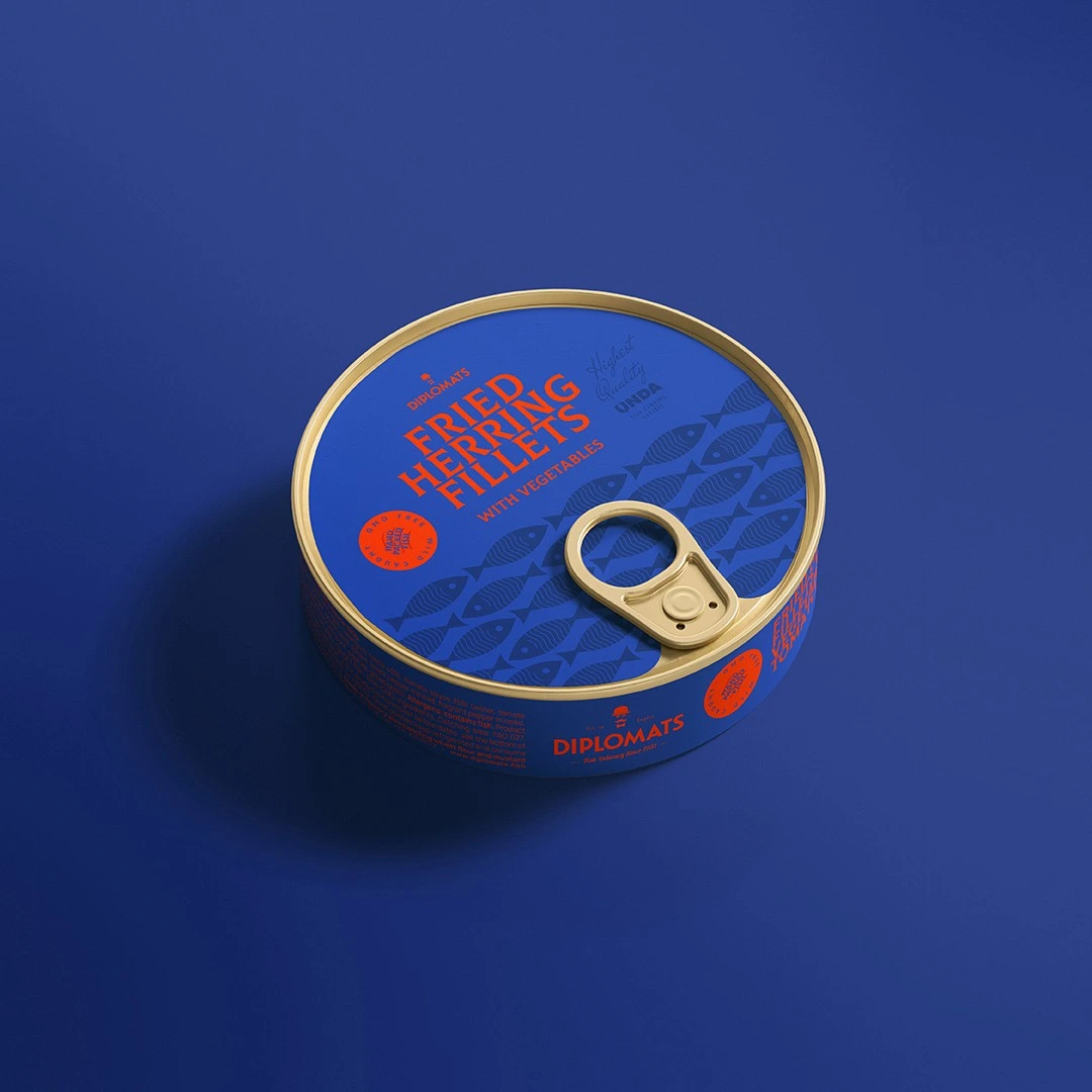 Fried Herring Fillets tin with vegetables, blue fish-pattern label